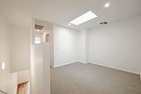 Townhouse in Coombs! - Photo 5