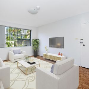 Convenient 2 Bedroom Apartment in a Secured Complex - Photo 2