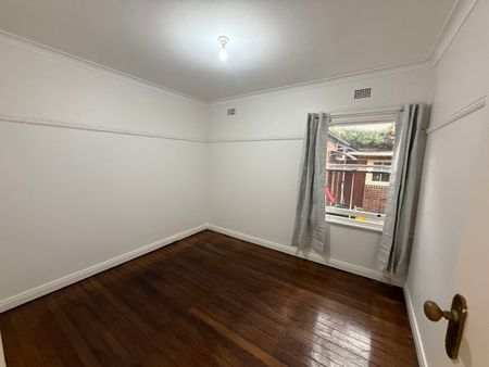 Art Deco building in popular Beaumont Street - Photo 4