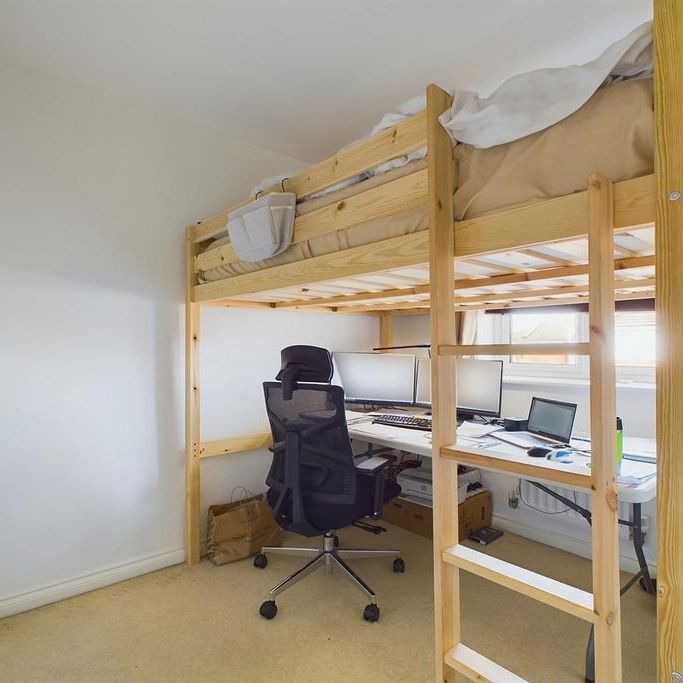 3 bedroom end of terrace house to rent - Photo 1