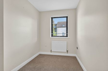 37 Drumadoon Square, Dundonald, Belfast, BT16 2QN - Photo 5