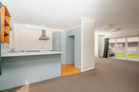 Beautiful three bedroom - Photo 2