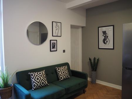 Gerard Street North En-suite Room 2 - Photo 3