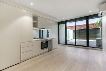 Ideal Location! - Photo 3