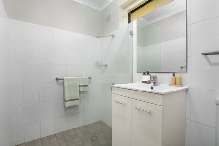 8/32 Old Bells Line Of Road, Kurrajong NSW 2758 - House For Rent | Domain - Photo 2