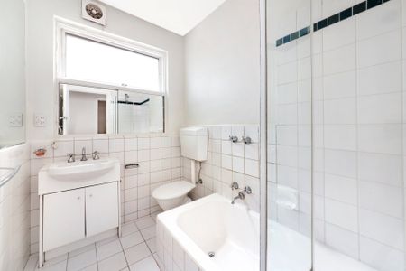 For inspection details please contact: Katie Love - klove@hodges.com.au - Photo 4