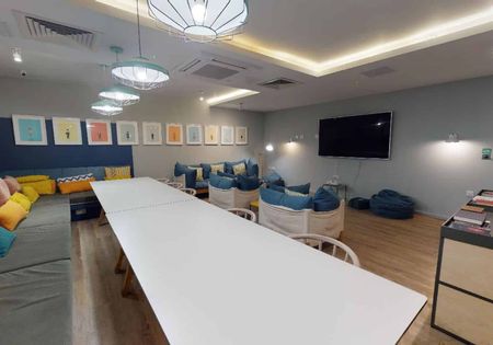 Gold 2 Bed Apartment - Photo 4