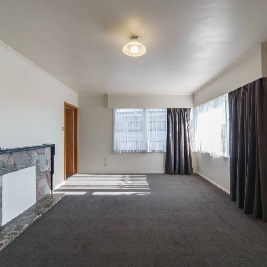 Family Home in Saint Andrews - Photo 1