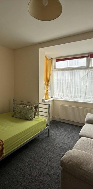 Alma Road, Plymouth - Photo 1