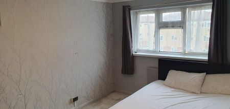 1 bedroom in a house share to rent - Photo 3