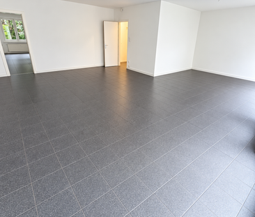 Einmalige Gelegenheit: 2-Zimmer-Wohnung mit direktem Zugang zum Gew... - Foto 2