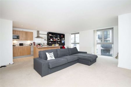 A large two double bedroom, two bathroom apartment located in a secure central development. - Photo 5