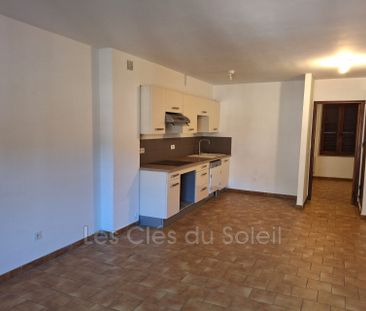 Location maison 3 chambres 83 m² Le Revest-les-Eaux - Photo 5