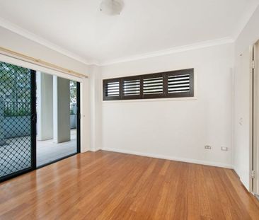 GROUND FLOOR APARTMENT WITH HUGE COURTYARD ADJOINS RESERVE - Photo 4