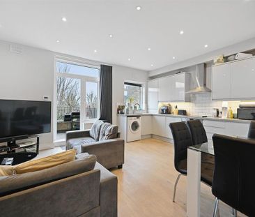 3 bedroom flat to rent - Photo 2