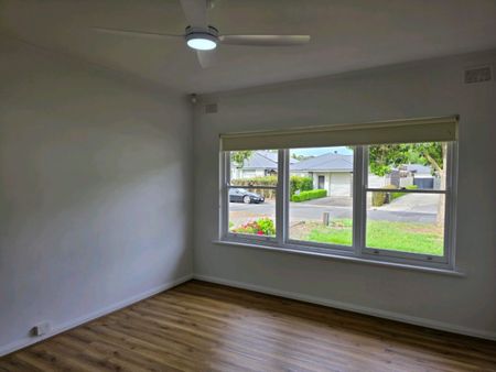 13 Lamary Avenue, Paradise SA 5075 - Photo 4