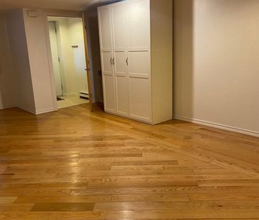 2184 Rue Addington - Photo 1