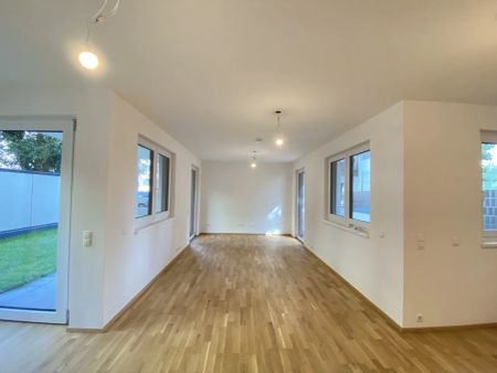 Neuwertige Gartenwohnung an der Langobardenstraße - Hofruhelage - Luftwärmepumpe - Photo 3