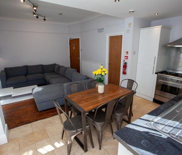 6 bedroom terraced house to rent - Photo 1