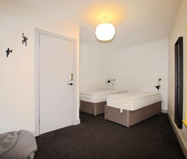 4 bedroom townhouse to rent - Photo 6