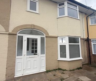 3 bedroom terraced house to rent - Photo 4