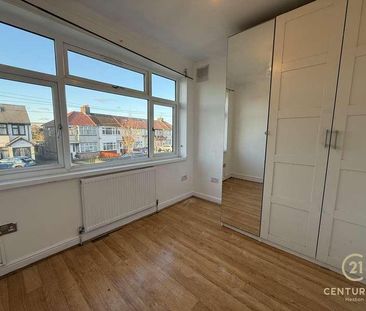 Hadley Gardens, Southall, UB2 - Photo 2