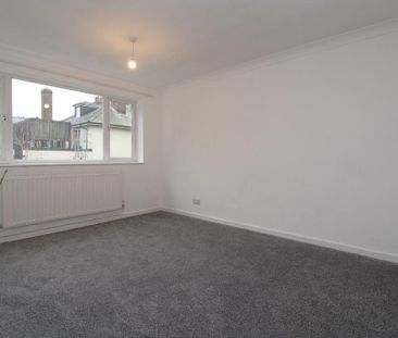 4 bedroom semi-detached house to rent - Photo 6