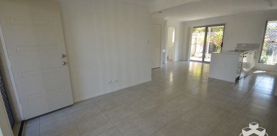 VERY NEW 3 BED TOWNHOUSE FOR RENT - Photo 2