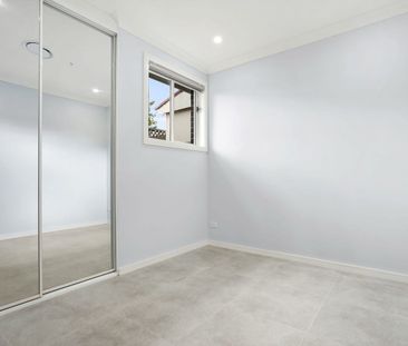 NEAT AND TIDY 2 BEDROOM FLAT - Photo 1