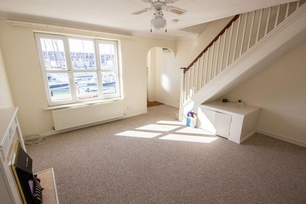 2 bedroom end of terrace house to rent - Photo 1