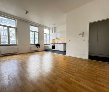 Appartement te huur in Brussel voor € 980 met 1 slaapkamer - Foto 1