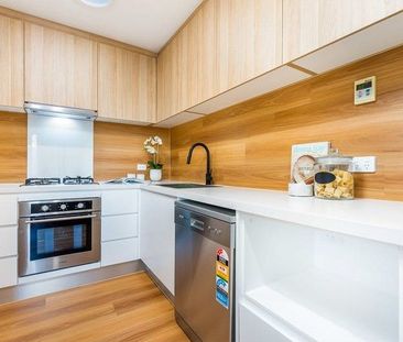 Beautifully Renovated Home in a Highly Sought-After North St Marys ... - Photo 4