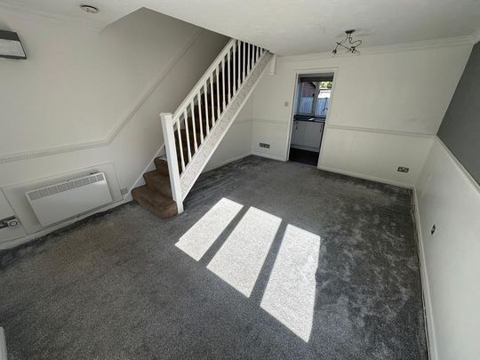 2 bedroom terraced house to rent - Photo 1