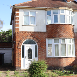 3 bedroom semi-detached house to rent - Photo 2