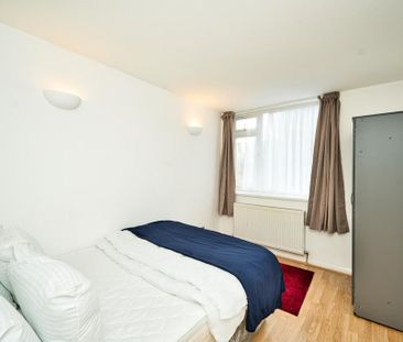 1 bedroom in a flat share to rent - Photo 1