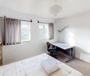 4 bedroom flat to rent - Photo 6