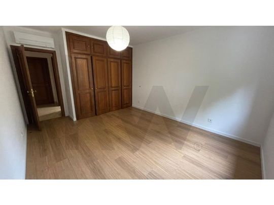 3 room luxury Apartment for rent in Cascais e Estoril, Portugal - Photo 1