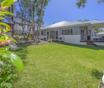 4 Nightshade Crescent, Murrays Beach NSW 2281 - House For Rent | Do... - Photo 1