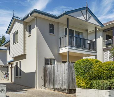 Open plan living area with A/C - Photo 1