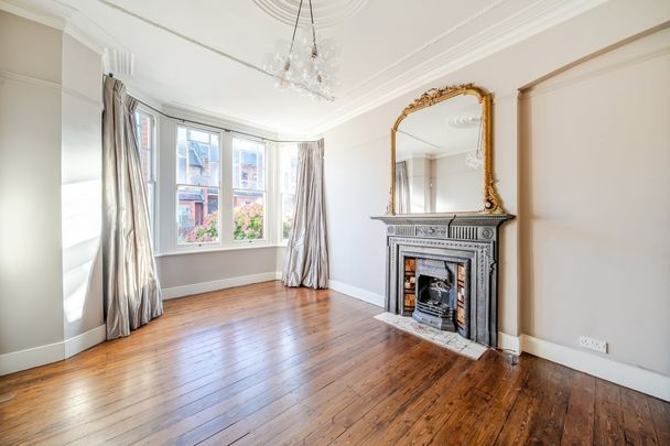 5 bedroom end of terrace house to rent - Photo 1