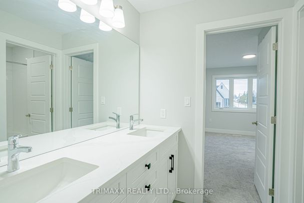 Detached Home For Lease | X8033514 - Photo 1