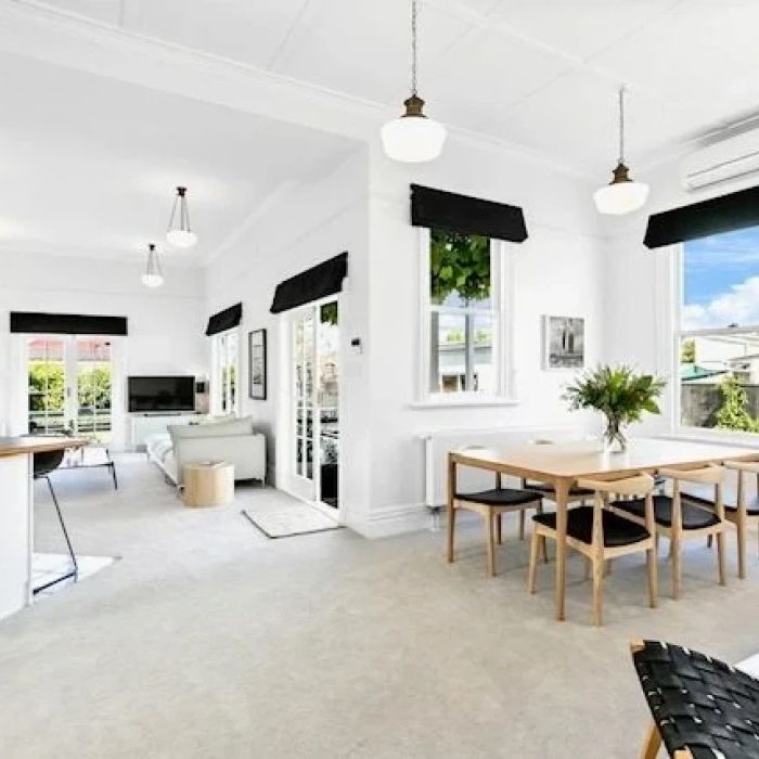 A spacious, fully furnished family home - Photo 1