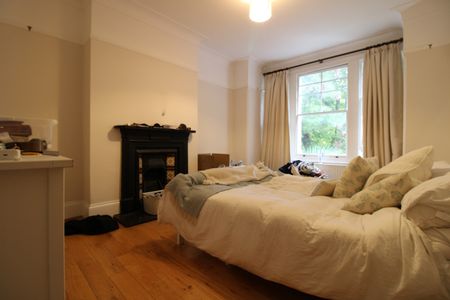 4 Bed Flat, Byrne Road, SW12 - Photo 4