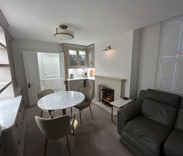 South Hill, Guildford, Surrey, GU1 - Photo 2