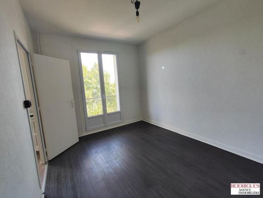 Location Appartement 4 pièces 98m² POITIERS 86000 - Photo 1