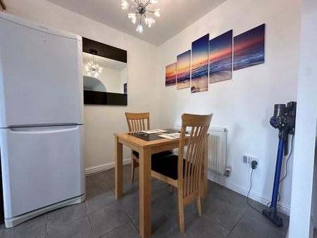 2 bedroom semi-detached house to rent - Photo 2