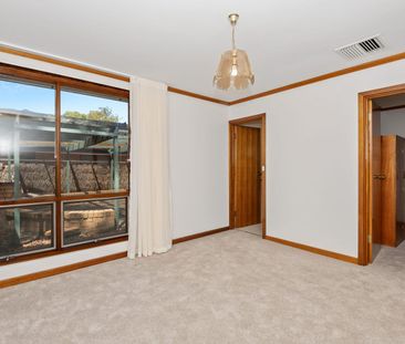 Spacious Family Home with Pool - Gardening & Pool Maintenance Included - Photo 1