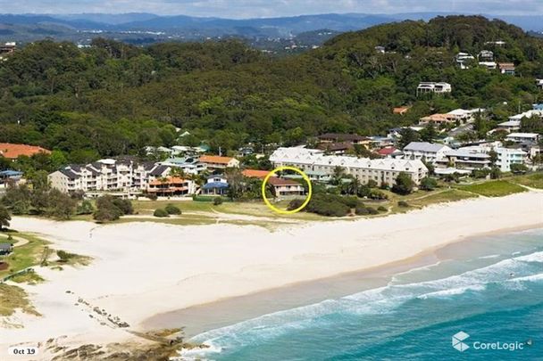 Beachfront 2-bedroom unit in Currumbin - Photo 1