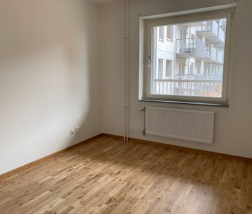 Enköpingsvägen, Järfälla - Photo 2