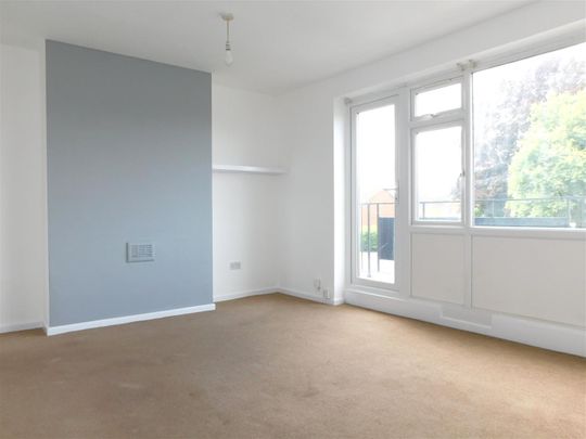 St. Nicolas Park Drive, Nuneaton - Photo 1